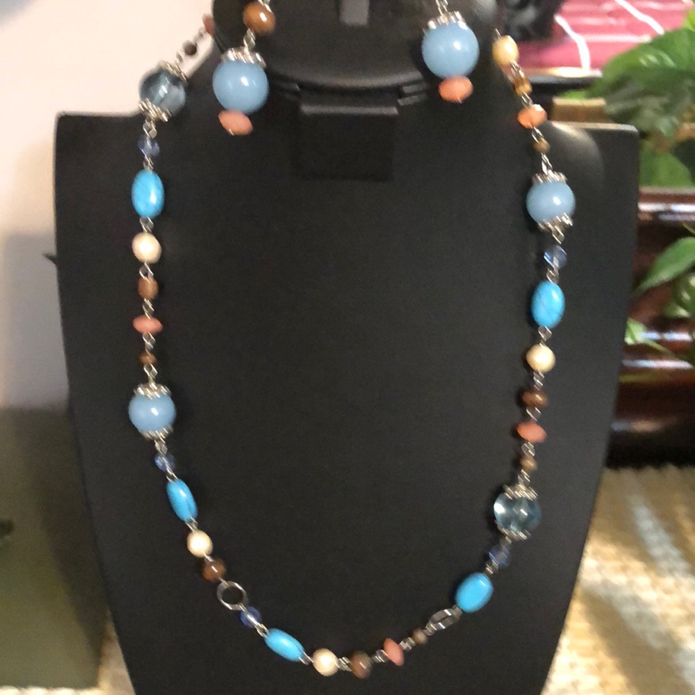 Necklace set with fish hook earrings